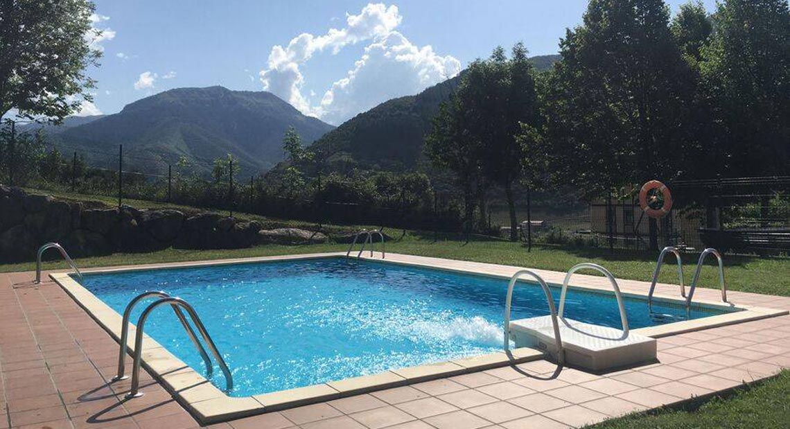 Piscina con vistas a Picos